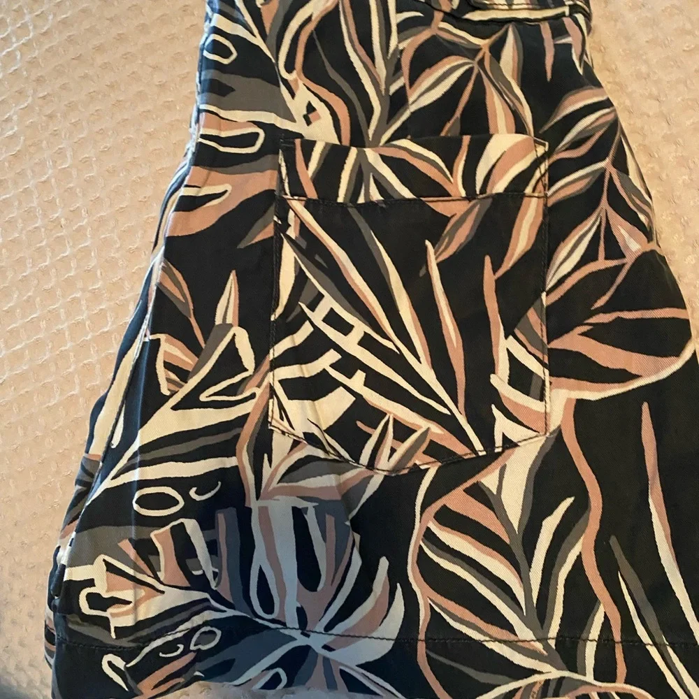 Nicole Miller New York Leaf Print Pants - Picture 4 of 14